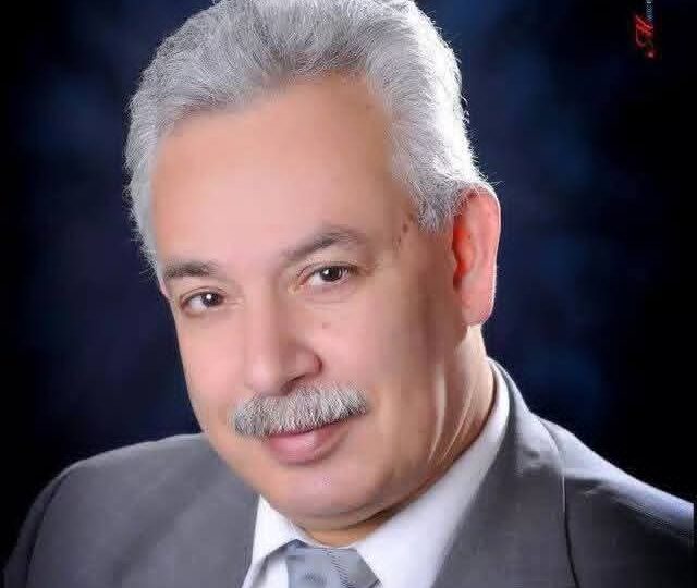 من الموهبة إلى البصيرة النقدية: رحلة الناقد من النص إلى الفكر الإنساني