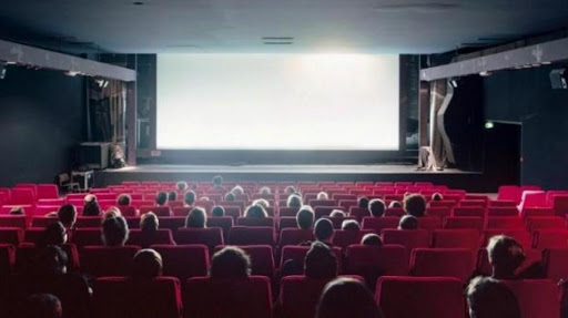 القاعات السينمائية تعود إلى نشاطها، بعد غلقها بسبب كورونا